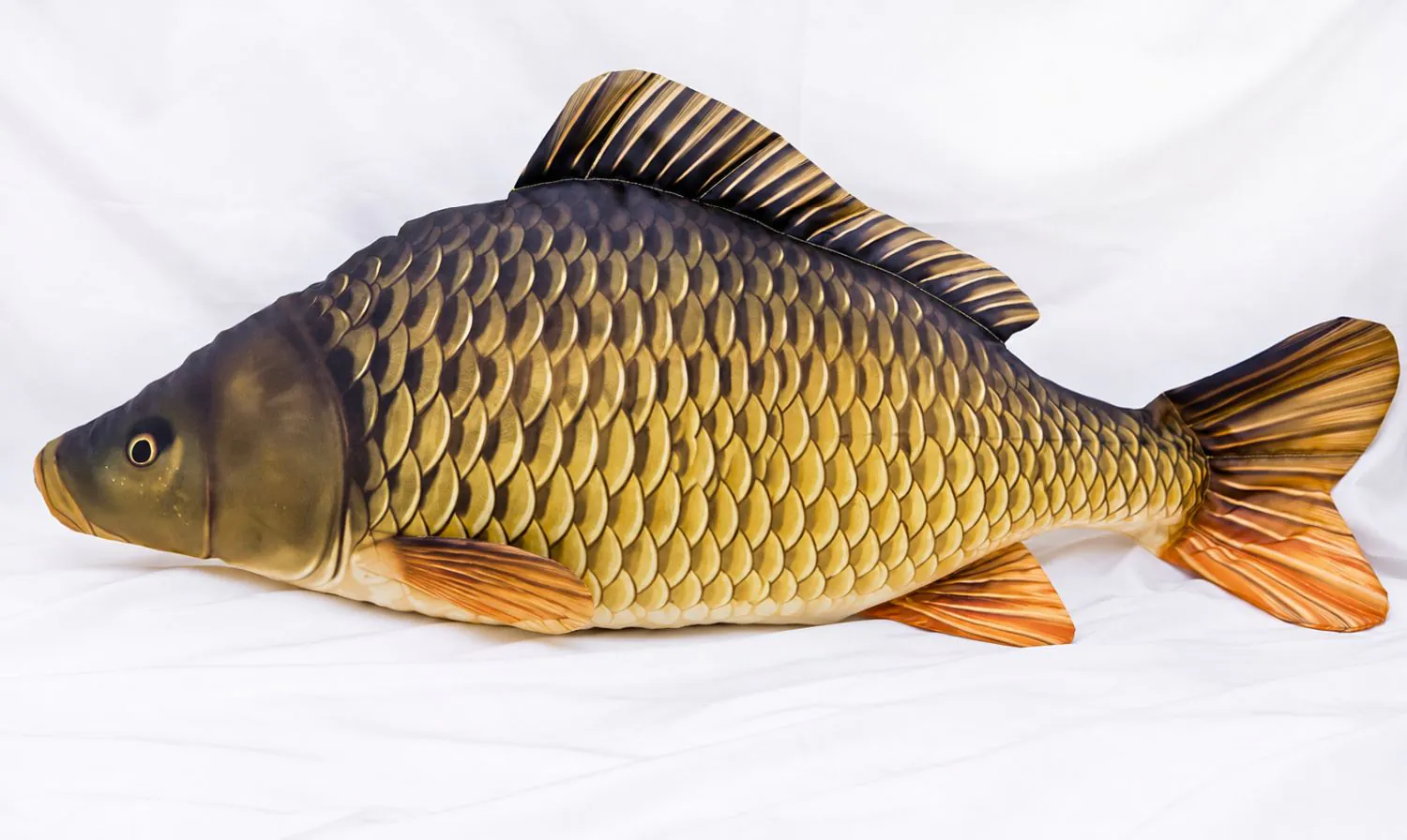 Fischkissen, Karpfen, Plüschtier, Goldbraun, Schuppenmuster