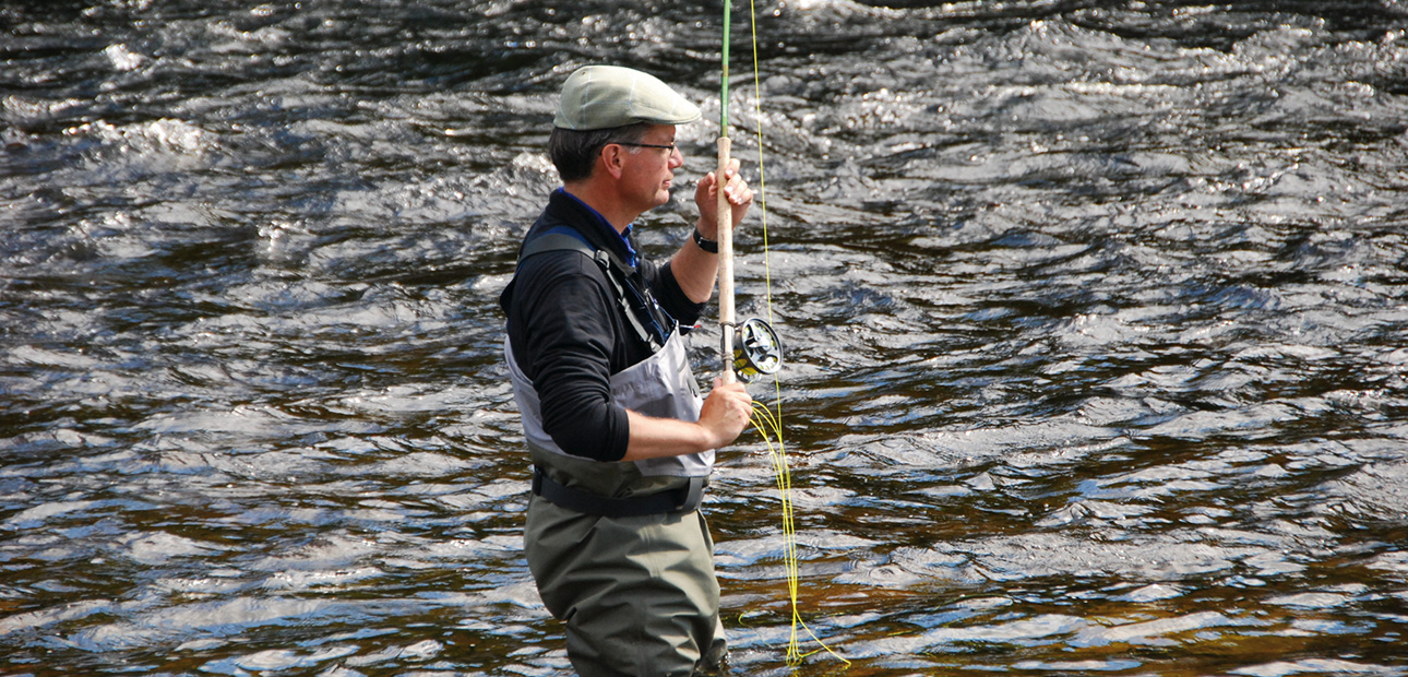 Menno van Dam Lachs- und Speycast Kurs - Zweihand Fliegenfischen Menno van Dam Lachs- und Speycast Kurs - Zweihand Fliegenfischen