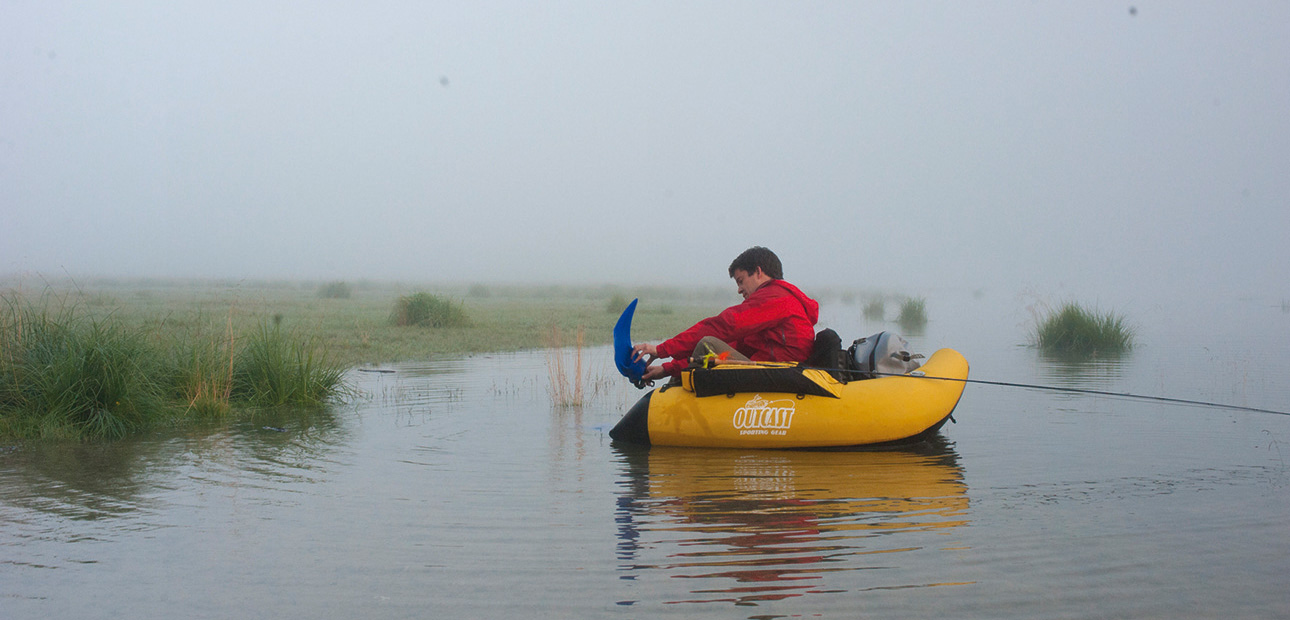 Fliegenfischen auf Hecht mit Belly Boot