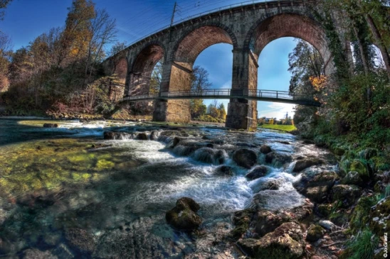 Deutsche Traun traditionell - das Viadukt - Streckengrenze zum Fliegenfischen Deutsche Traun traditionell - das Viadukt - Streckengrenze zum Fliegenfischen